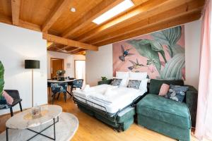 NAMASTÉ Homes - Ferienwohnung mit Balkon & Carport