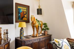 Mayfair 9-Bed Townhouse - Sleeps 16 Patio & Ac - Prázdninové domy, Londýn