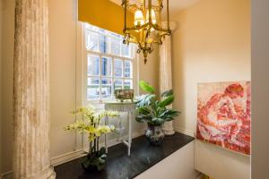 Mayfair 9-Bed Townhouse - Sleeps 16 Patio & Ac