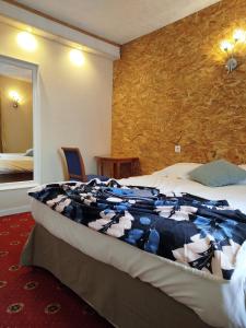 B&B / Chambres d'hotes La Tour Pom'Pin : photos des chambres