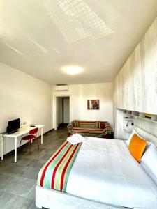 New and cozy Metro Parking Train to airport