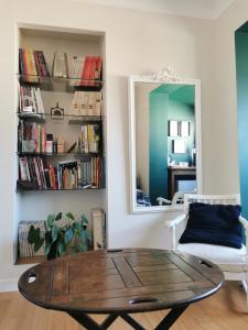 B&B / Chambres d'hotes espace prive avec balcon vue montagnes : photos des chambres