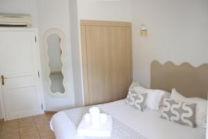 Hotels Mas des Romarins, The Originals Relais : photos des chambres