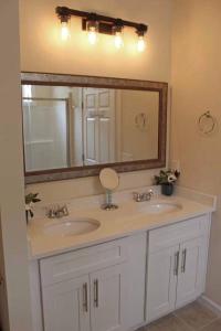 Luxury 6 BR Rebel Ridge Retreat-Sleeps 16-Hot Tub & Linens Included