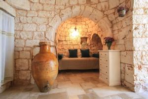 trullo degli ulivi con piscina e vasca per bambini