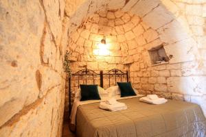 trullo degli ulivi con piscina e vasca per bambini