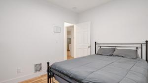 6 bedroom House Short Walk to Niagara Falls