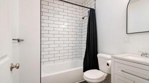 6 bedroom House Short Walk to Niagara Falls