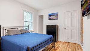 6 bedroom House Short Walk to Niagara Falls