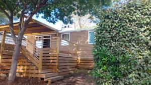 Mobil-home récent de 2025 à Camping Domaine lIle dOr à Saint Raphaël