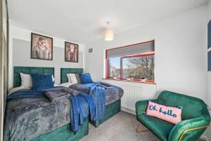 Beautiful 4 Bedroom Home with Parking in Rugby