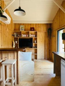 Cabin, terrace and enclosed garden