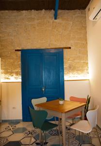 Montesantini House
