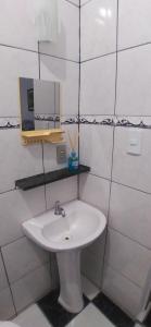 CASA CENTRO RIO DAS OSTRAS COM WI-FI INTERNET KITNET GRANDE ATÉ 6 Pessoas