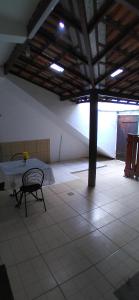 CASA CENTRO RIO DAS OSTRAS COM WI-FI INTERNET KITNET GRANDE ATÉ 6 Pessoas