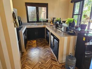 Villa Leon - Ungasan, Private Sauna, Hot Tub, BBQ & Breakfast, 3BR Oasis