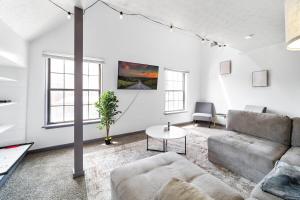 Bamboo Retreat- Private Parking -New Reno -Central