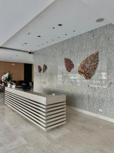 Vine Residences 2BR, Unli WiFi, PrimeVideo, freeparking Near Mall, Kiddie Pool 902