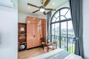 Khách sạn Happy quảng trường biển