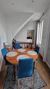 Appartements F3 original Maison bourgeoise Port Boinot : photos des chambres