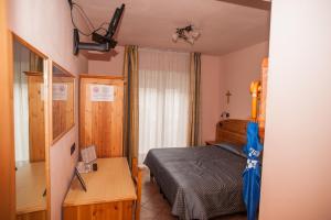 Double or Twin Room Standard room in Hotel Vittoria