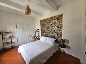 Villas Vaste demeure avec piscine, a 14 km de la mer. : photos des chambres