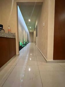 casa de una planta con alberca