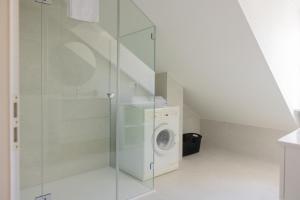 Grand Rue Apartment by Rentaroo