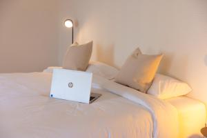 Grand Rue Apartment by Rentaroo