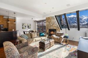 Wintercrown Penthouse by Exceptional Stays