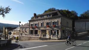 2 hvězdičkový hotel Les Boucles de Meuse Monthermé Francie