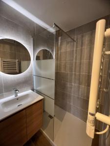 Appartements Appartement a Canet 4 couchages avec parking et piscine : photos des chambres