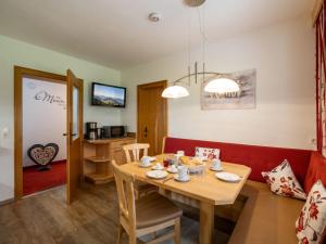 Apartment Daniela-5 by Interhome