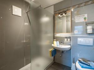 Apartment Daniela-5 by Interhome