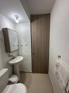 Comfortable 2 bedroom apartment with pool in Miramar