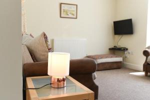 2 bedroom flat with free parking