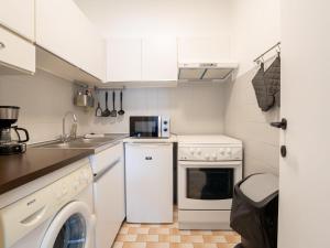 Apartment Cosy @ the beach studio by Interhome