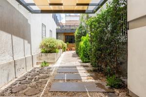 Industrial House in Mendoza with Jacuzzi