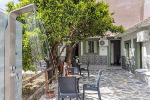 Lemon Trees Rooms & Studio