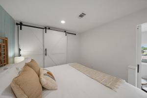 Gulf Paradise - 1BR Oka Island Oasis for Couples