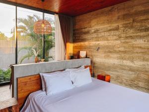 Demi The Third & Owaris ie 尾張の家 Pranburi