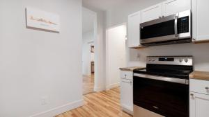 Beautiful 4 bedroom home short walk to Niagara Falls