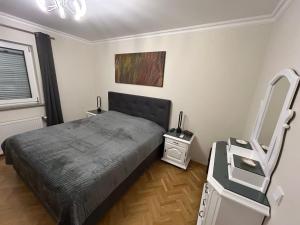 Katy & David Apartments