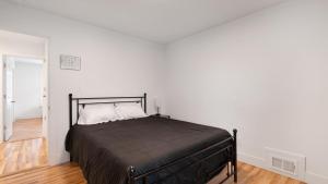 Walk to Niagara Falls! Newly Renovated 4 Bedrooms