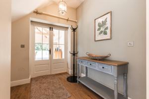 Stylish Coach House Retreat