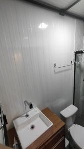 Studio 4 novo completo com wi-fi e estacionamento