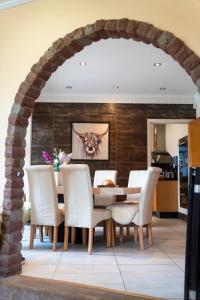 Dog-Friendly Country Home, Woodburner, Private Fields & Hot Tub!