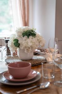 Dog-Friendly Townhouse in Converted Mill near Stroud Commons