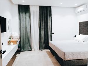 Azure Mirage Home Adults Only Private Seaside Villa w Garden and Parking