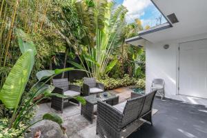 New Apt 2 Bed 2 Bath with Amazing PATIO